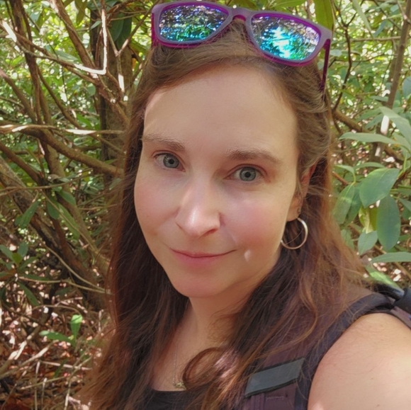 Meet your Posher, Marlena - Picture 2 of 2